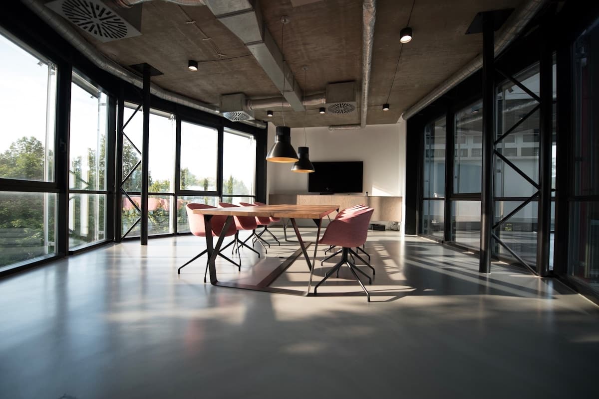 Landingas web studio Vilnius — modern workspace and collaborative environment