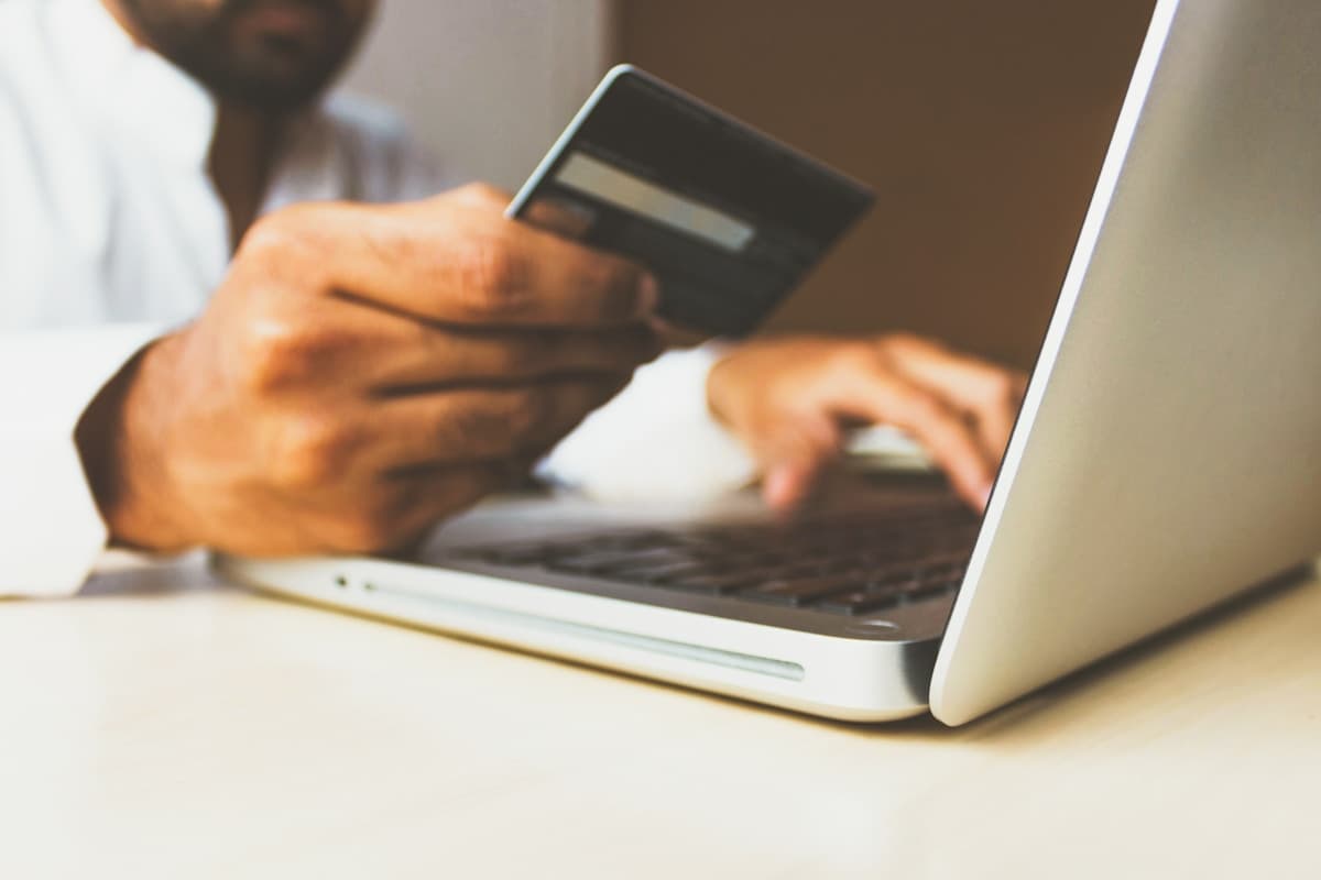 Mokėjimų integracija el. parduotuvėje — Paysera ir Stripe